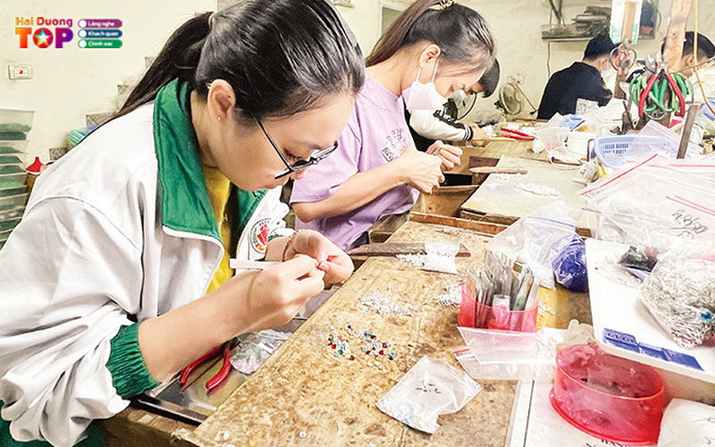 Lang-nghe-truyen-thong-vang-bac-chau-khe-haiduongtoplist