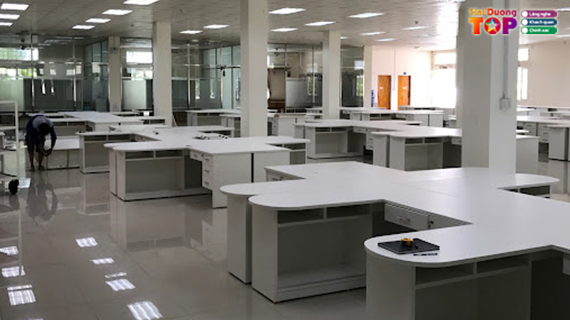 Cong-ty-tnhh-thuong-mai-va-noi-that-phuong-linh