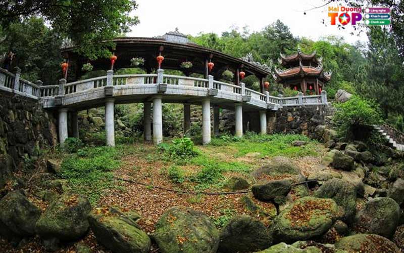 Khu-di-tich-con-son-kiep-bac-hai-duong-1