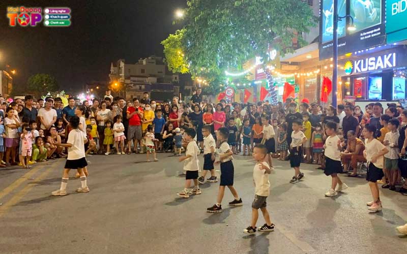 Pho-di-bo-cho-dem-bach-dang-hai-duong-1