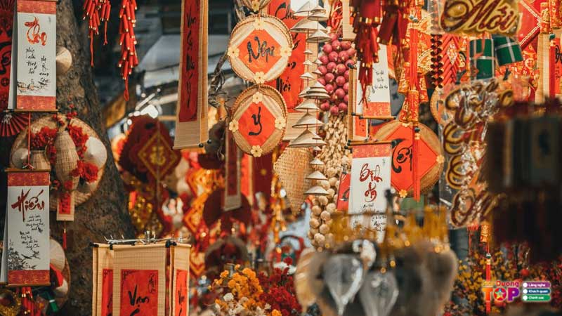 Phu-kien-trang-tri-tet-o-hai-duong